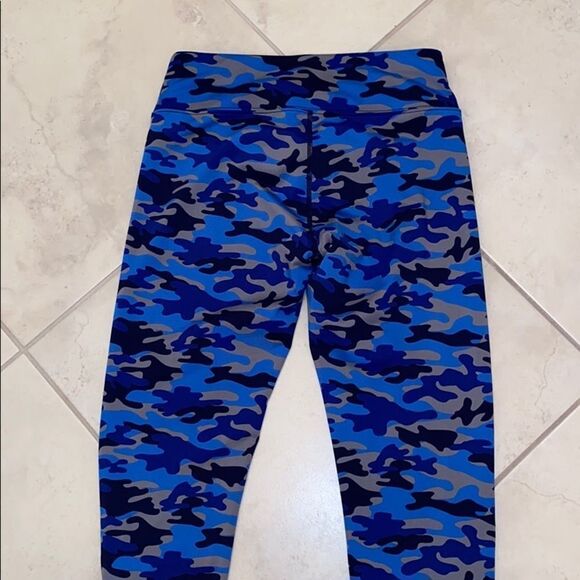 G-lll 4Her By Carl Banks Patriots Camo Leggings - Picture 9 of 10